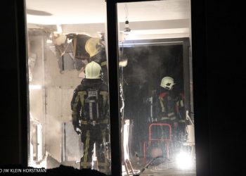 Woningbrand aan de Vianenweg brandweer 